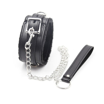collar de cuero