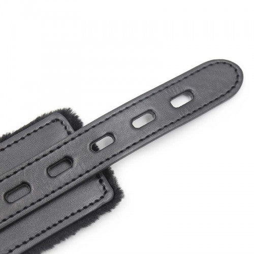 collar de cuero sintetico