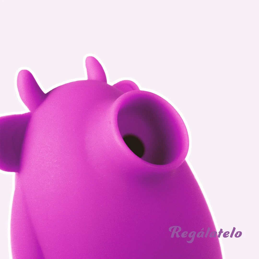 Vibrador y succionador de clítoris Sweet Cow diseño ergonómico morado vista detalle succionador