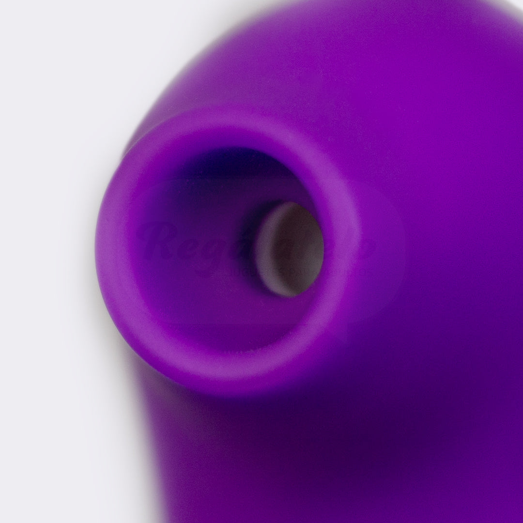 Succionador de clítoris Boki de silicona grado médico sumergible vista detalle boquilla diseño ergonómico