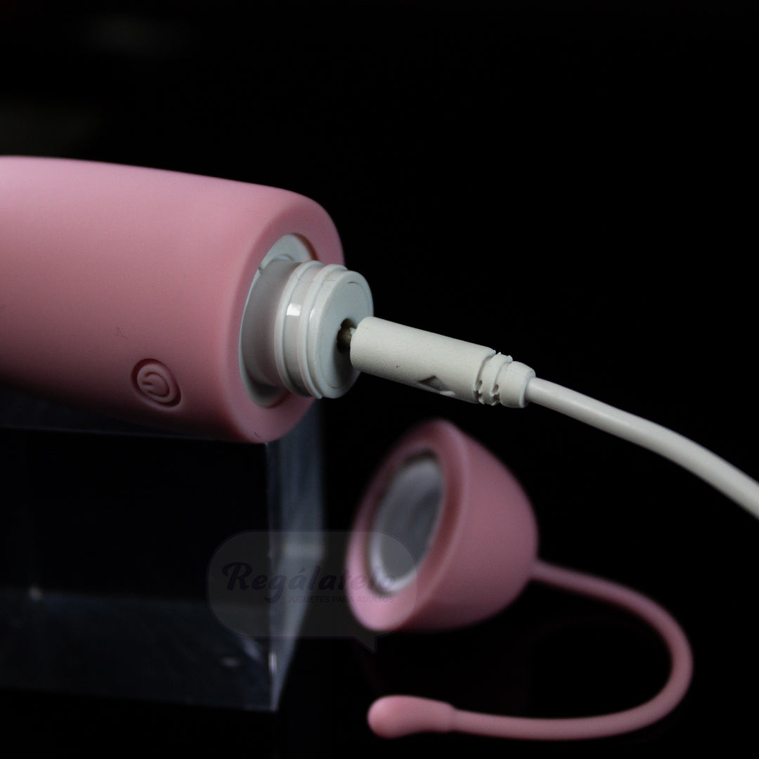 Bala vibradora insertable Sweet Cat de silicona con cola de seguridad vista detalle cargador